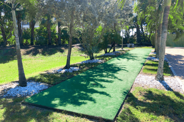 mini putting green